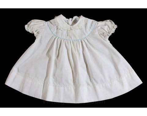 Daisy Embroidered 1950s Infant Dress - Size Newborn Baby Dress - 50s 60s Spring Frock - White Cotton & Blue Piping - Puffed Sleeve - 49918