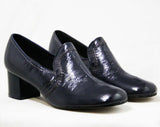 Never Worn Size 10 W 1960s Shoes - Slick Navy Blue Vinyl - Pumps - Top Stitching - 2 Inch Heel - Charm Step - 60s Deadstock - 43235-3