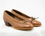 Size 7 1/2 M Leather Shoes - Beautiful Quality Pumps - Fine Toffee Brown Leather - Brass Studs & Bow -Stacked Wood Heels -Deadstock -43240-1