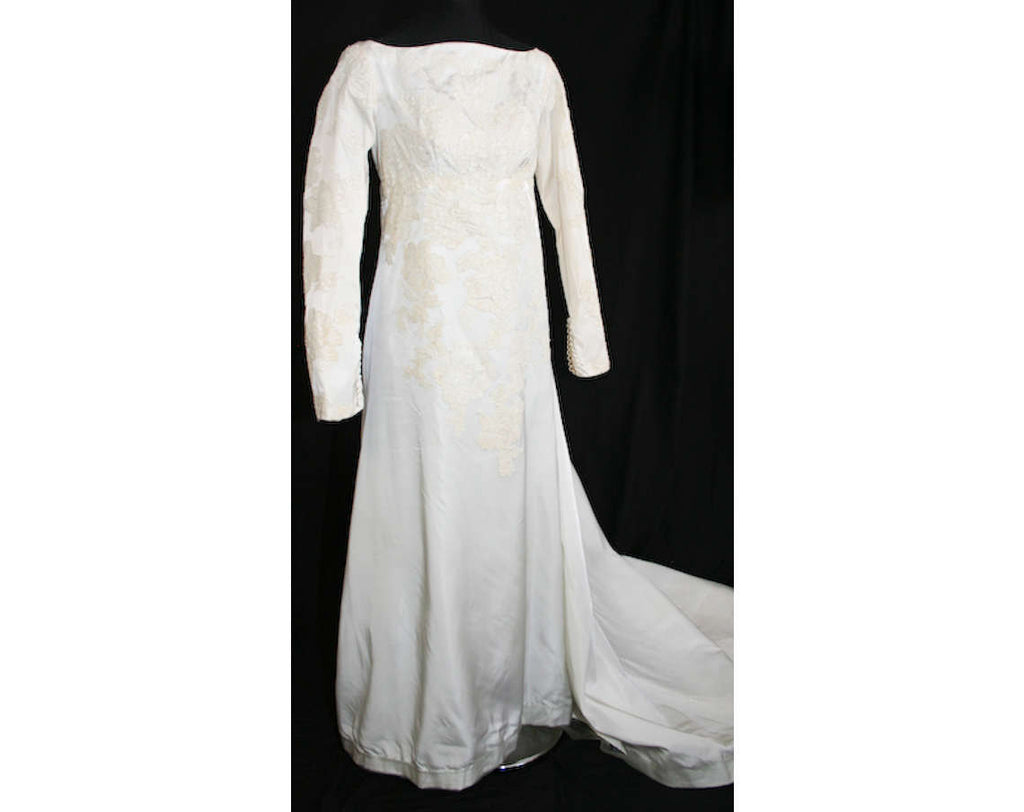 Size 6 Bridal Gown - Classic 1950s Wedding Dress with Lace Bodice & Watteau Train - 50s 60s Priscilla of Boston - Bust 34 - 31796-1