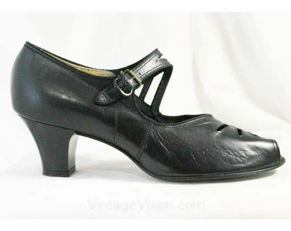 Size 5.5 Black Shoes - 1950s Leather Peep Toes with Elegant Cutwork - 5 1/2 A / AAA Narrow Width Pumps - Deadstock - Sophisticated - 40056-1