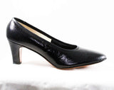 Size 8.5 Shoes - Unworn 1960s Black Leather Pumps - Classic 50s 60s Heels - Dated 1959 - Sophisticated NOS Deadstock In Box - Size 8 1/2 B
