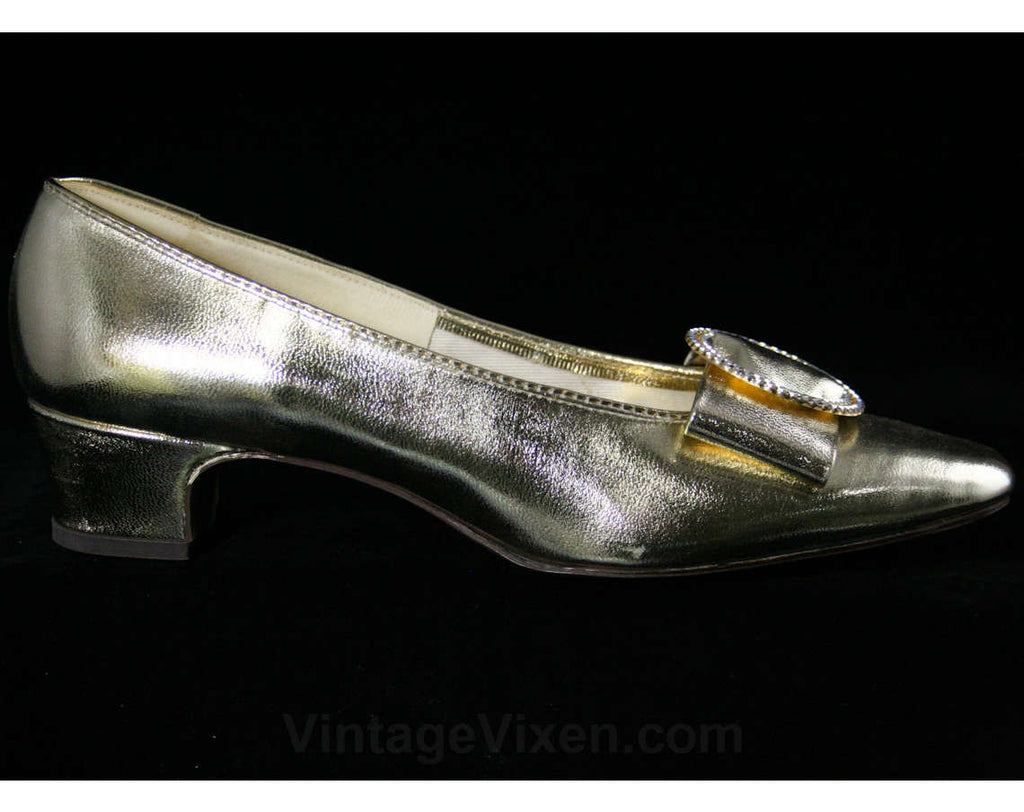 1960s Glam Gold Pumps - Size 6 Shoes - 60s Low Heels - Metallic Gold V Vintage Vixen Clothing 1960s Glam Gold Pumps - Size 6 Shoes - 60s Low Heels - Metallic Gold V Vintage Vixen Clothing