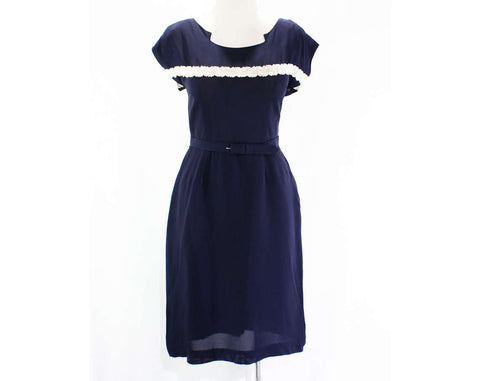 Size 10 Navy 50s Dress - Classic 1950s Femme Tailored Beauty - 50s Blue Crepe & White Floral Lace - Cap Sleeves - Pristine - Waist 29