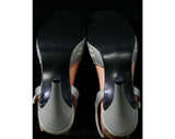 Size 9 Gray Sandal - 30s Style 1970s Shoes - White Deco Triangles - Slingback Heels - Peep Toe - 70s Hush Puppies - 9M Deadstock - 43258-1