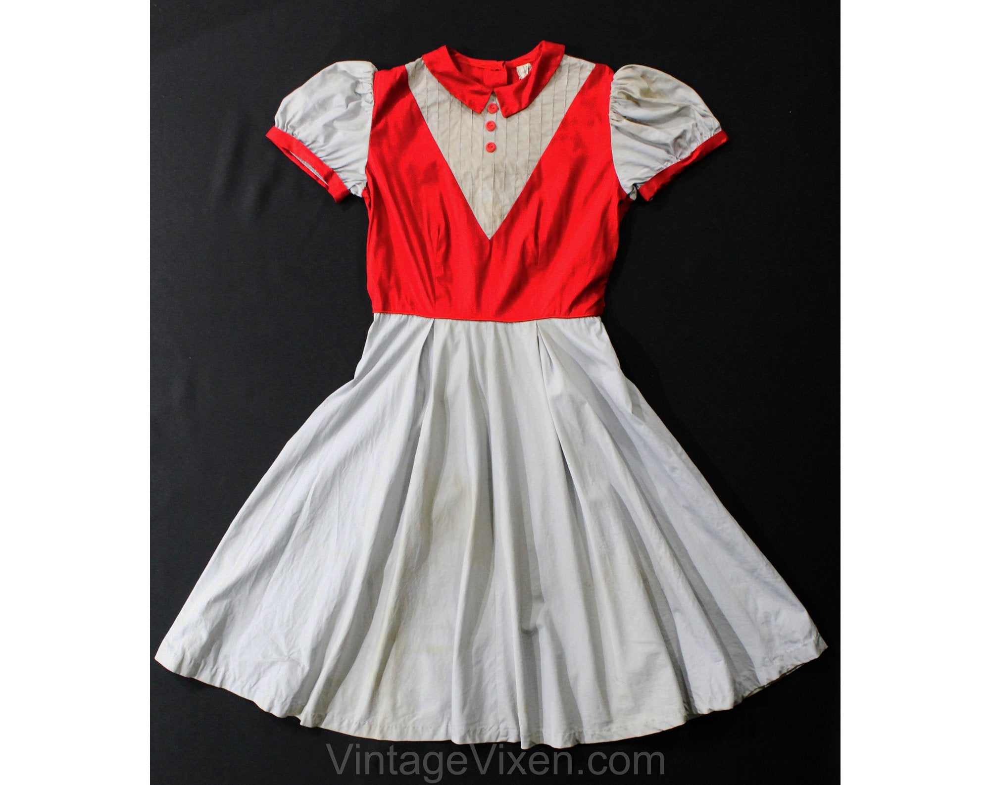 1930s 40s Red & Gray Cotton Dress - Petite Ladies Size 8 - Teen Size 1 Vintage Vixen Clothing 1930s 40s Red & Gray Cotton Dress - Petite Ladies Size 8 - Teen Size 1 Vintage Vixen Clothing