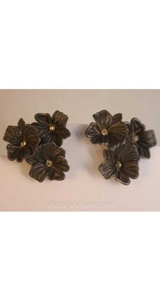 Flamboyant 1950s Pewter Gray Flower Earrings - Spring Gray Plastic 1950s Classic Blooms - Clip Earring - New-Old Stock - Dimensional - 34796