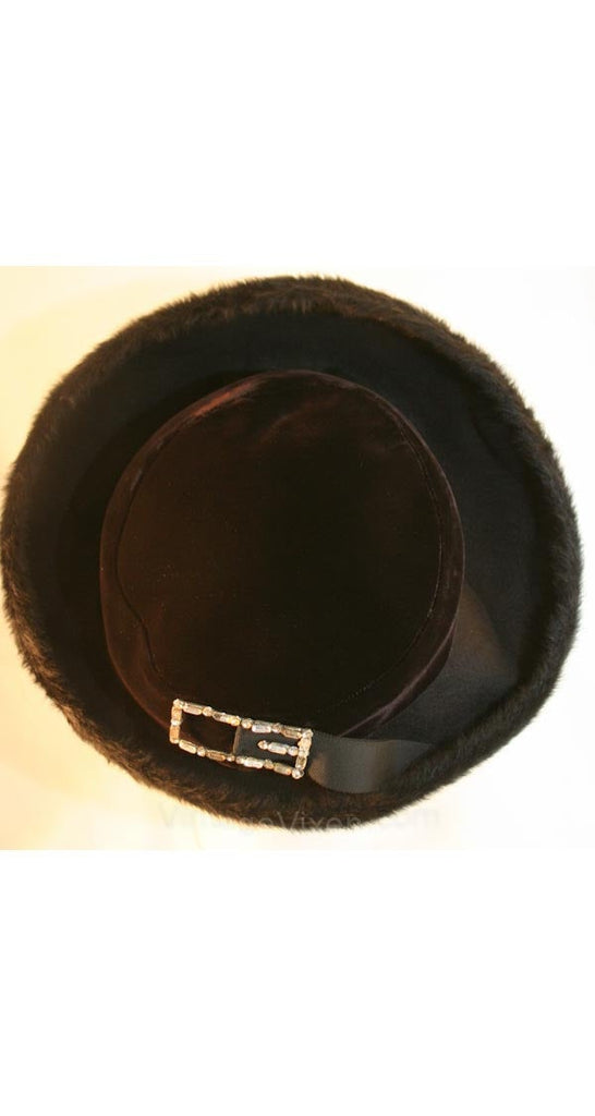 Gorgeous 1950s Black Velvet Hat with Dramatic Brim - Buckle - Breton Style - Fine 50s Millinery - New With Tag - Deadstock - 34321-1