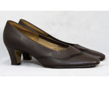 Size 7 Brown Shoes with Cutwork Scallops - 1950s 1960s Chocolate Mocha Leather Heels by Cotillion - 60s Unworn NOS Deadstock - 7B Width