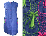 XL 1960s Sun Dress - Size 18 Blue Chambray Cotton Summer Shift - 60s Lounge Wear - Pink & Green Embroidery Pockets - Button Front - Bust 46