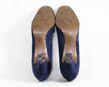Size 7 Blue Suede Shoes - Beautiful 1960s Navy Pumps with Silver Bow Detail - 60s NOS Deadstock - Quality Leather Mod Office Wear Heels - 7B