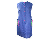 XL 1960s Sun Dress - Size 18 Blue Chambray Cotton Summer Shift - 60s Lounge Wear - Pink & Green Embroidery Pockets - Button Front - Bust 46