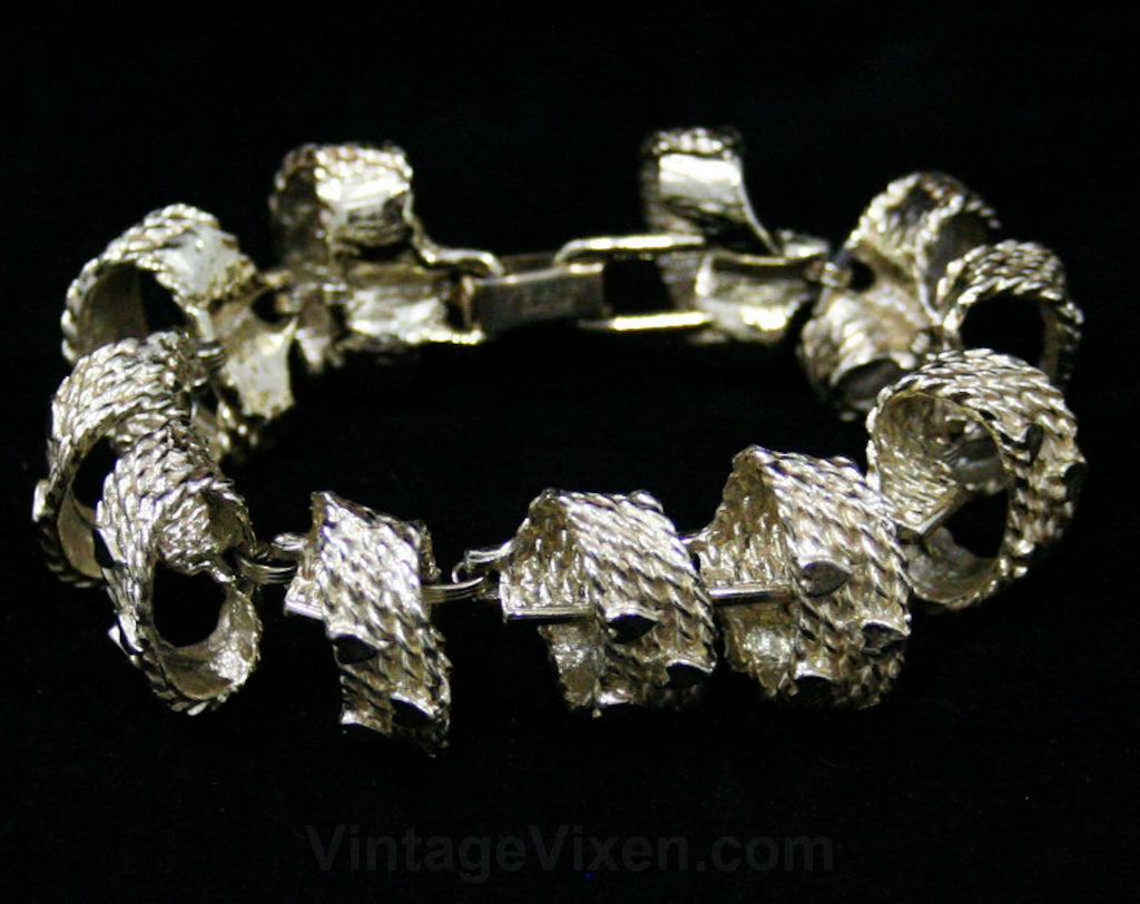 Avant Garde Heart & Chain Bracelet - Sweetheart Motif - 50s 60s Rings Loops Coils - 1950s Hearts Jewelry - Goldtone Metal - by Cathe - 42475