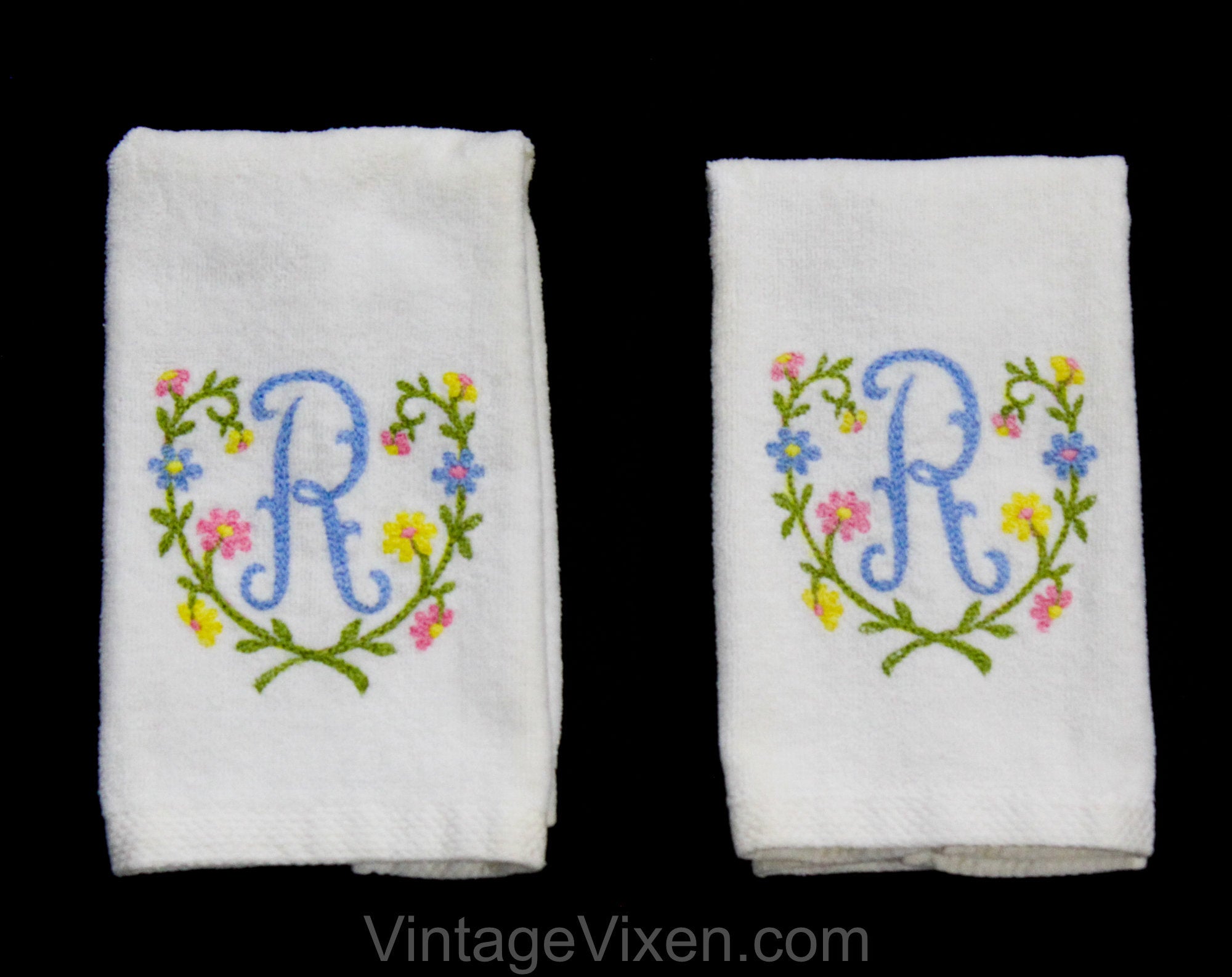 1950s Bathroom Hand Towels - Letter R Monogram Powder Room Novelty