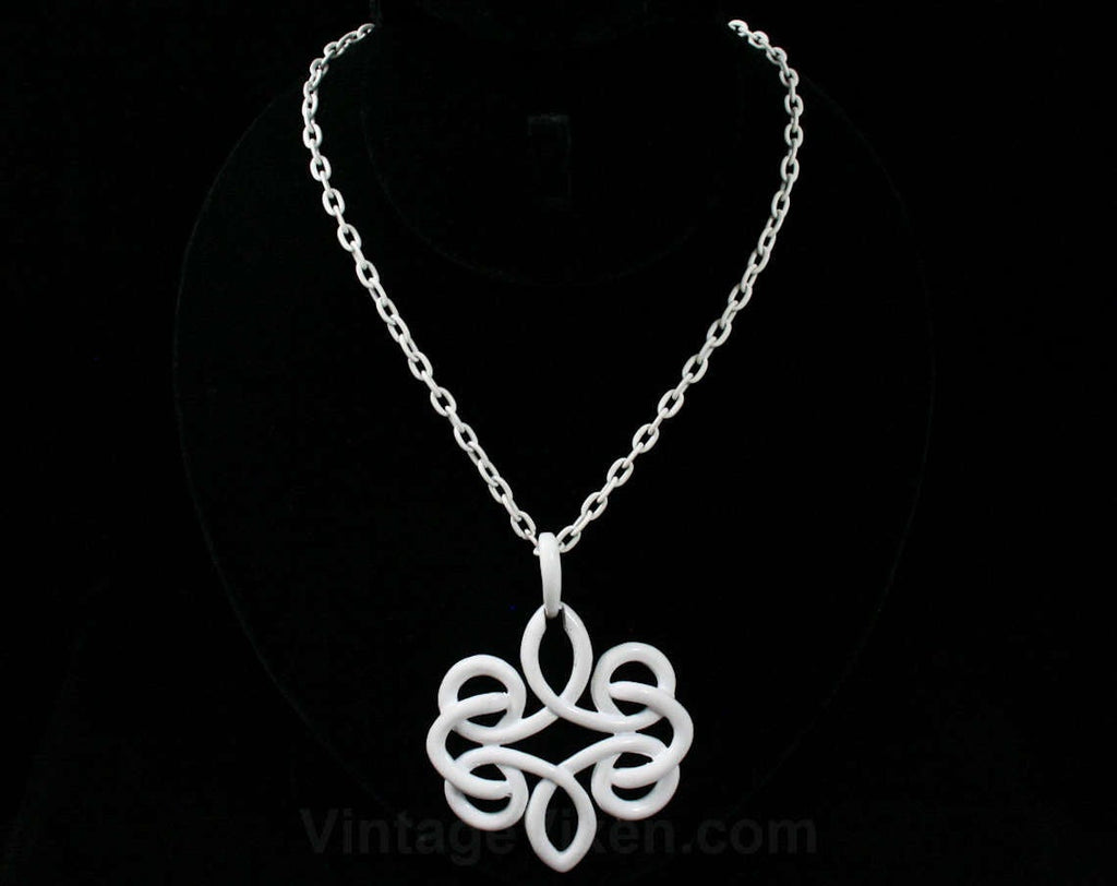 White Infinity Pendant Necklace - 1970s Bright White Enamel - 70s - Chain Link - Medallion Style - Glossy - Summer - Elegant - 42387