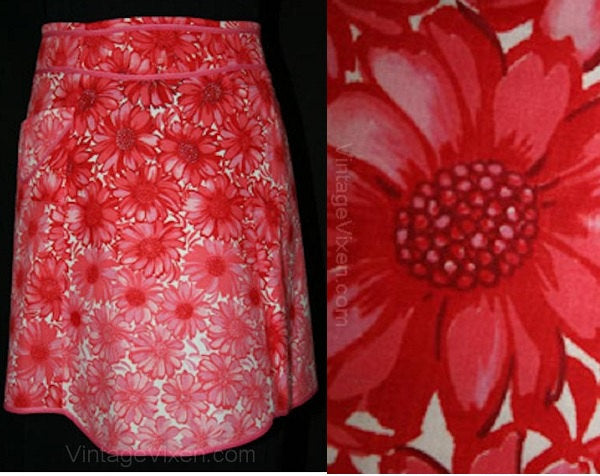 1950s Vintage Apron - Size Small Brilliant Red Daisies Cotton Floral - Cottage Style 50s House Wife Daisy Half Apron - Mint Condition