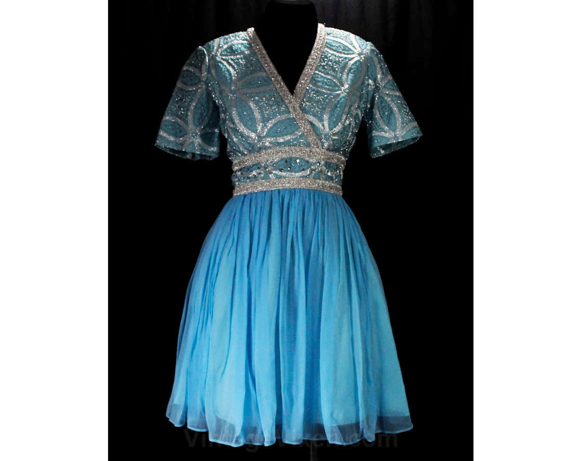 Size 8 Mini Dress - Sky Blue & Metallic Silver 60s Mod Cocktail - Medi Vintage Vixen Clothing Size 8 Mini Dress - Sky Blue & Metallic Silver 60s Mod Cocktail - Medi Vintage Vixen Clothing