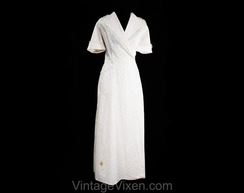 Size 10 1950s Robe - Summer 50s Housewife Style House Dress - Pink & White Daisy Print Cotton with Sheer Trim - Short Sleeve - Waist 27.5