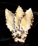 Pretty 1950s Metal Flower Earrings - Silvertone Silver Color Metallic Leaves - 1950s Leaf Jewelry - Lovely Clip Earrings - 33981-1