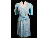 Size 6 Lilly Pulitzer Dress - 70s 80s Boho Peasant Summer Frock - Novelty Print Bees Sky Blue & White Daisy Cotton - Puff Sleeve - Bust 33.5