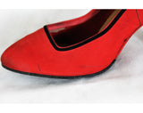 Size 4 Art Deco Shoes - Unworn 1950s Salmon Pink & Black High Heels - 50s Small Size Pumps - Two-Tone Butter Soft Suede - 4B Deadstock