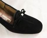 Size 8 Black Shoes - Chic 1960s Audrey Style Suede Pumps - Unworn 8AA Narrow Mod Shoes - Modernist Bows - Gorgeous 60s NOS Deadstock
